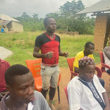 A participant asking the project team a question